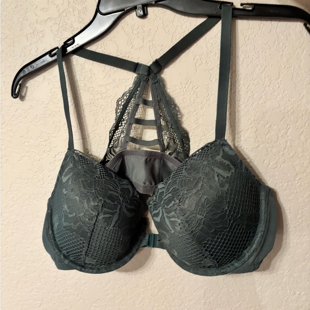 BRAND NEW Elegant Lace Bra in Dark Green